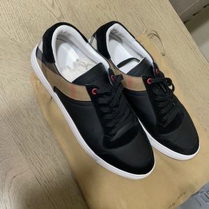 Men Burberry size 45 shoes - Worn once